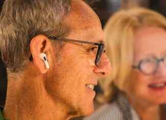 Enhancing Hearing Health with Apple AirPods Pro: A Comprehensive Review news-21102024-233153