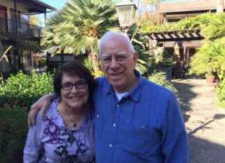 The Journey of a 1966 Wedding Vinyl: From Texas Thrift Store to Home news-19112024-011440